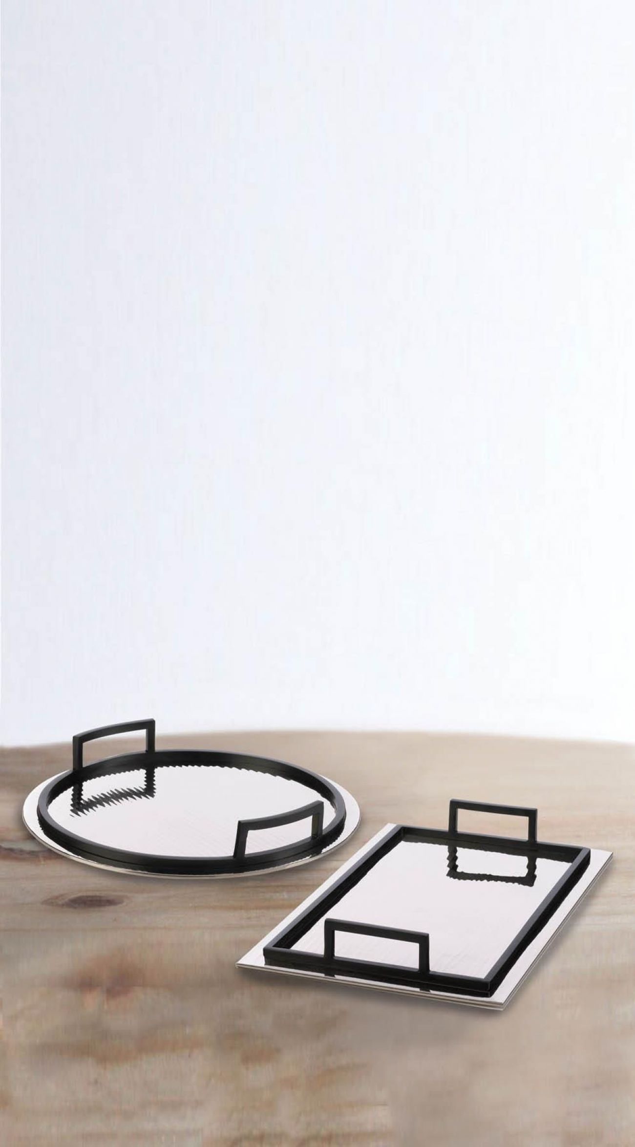 State-Of-The-Art Circular Serving Tray