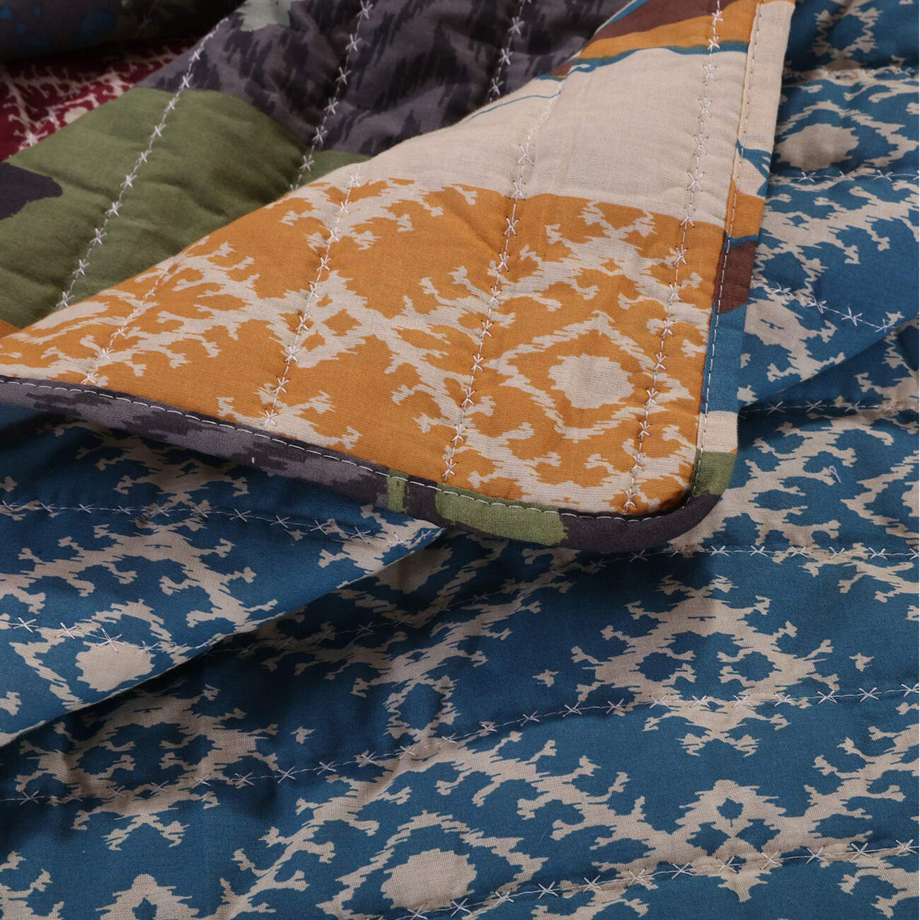 3 Piece Full Size Quilt Set with Nature Inspired Print, Multicolor