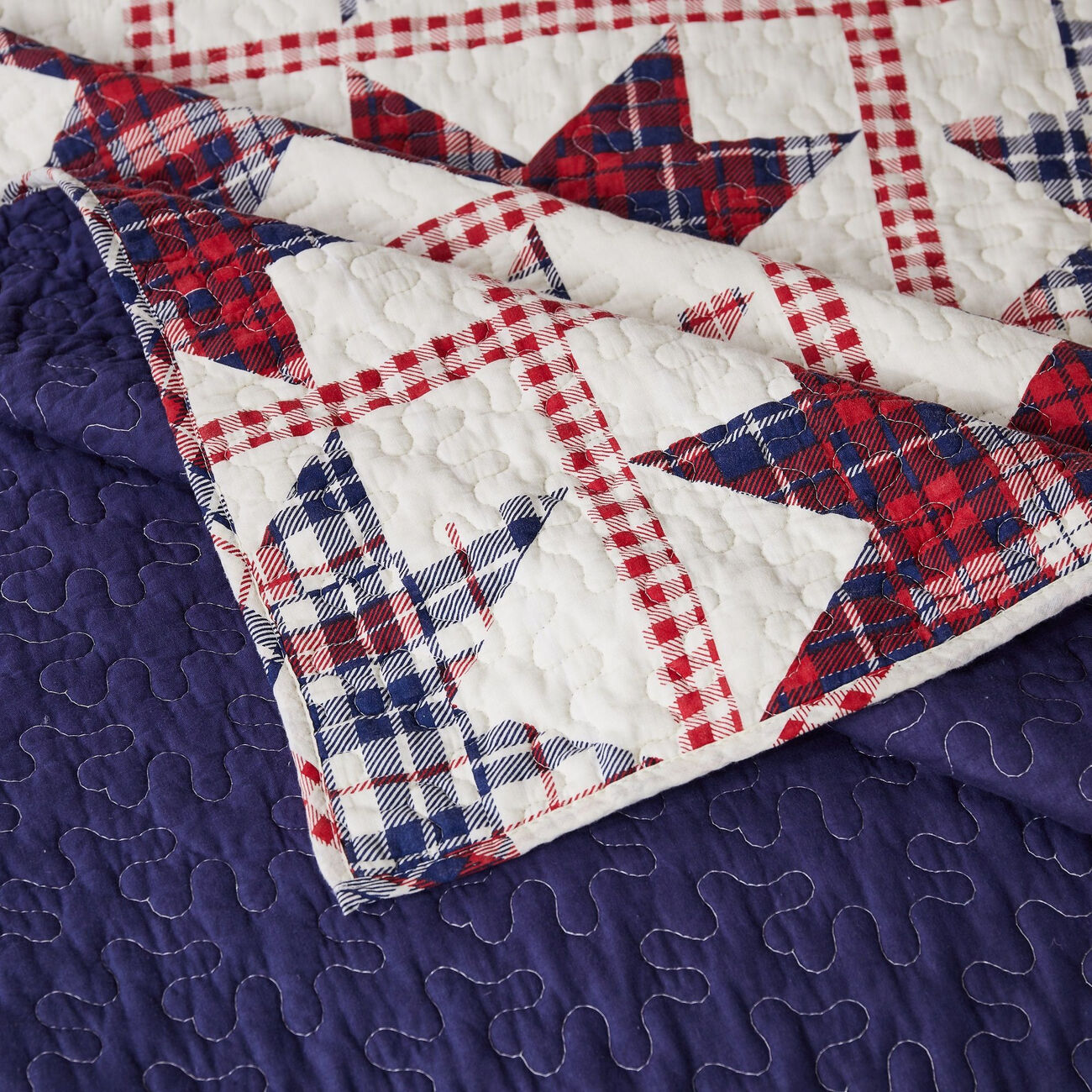 Munich 2 Piece Plaid Pattern Star Patchwork Twin Quilt Set, Red and Off White